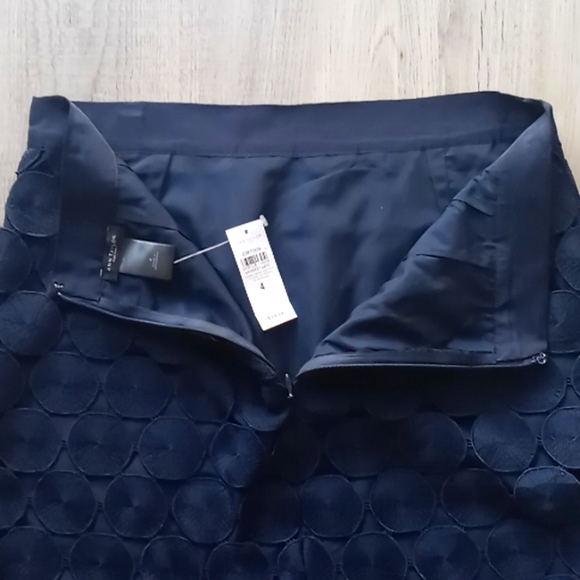 COPY - Ann Taylor factory classy navy blue skirt size 4 - Picture 4 of 12